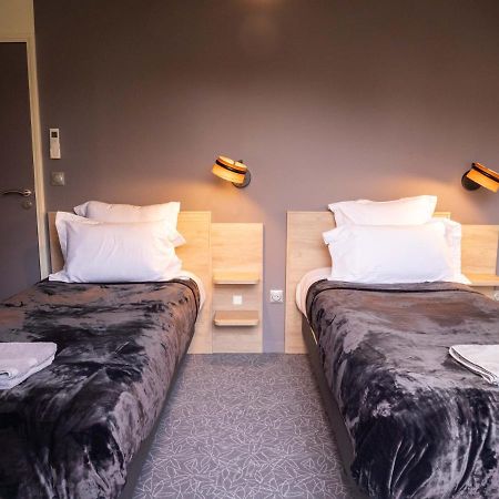 Logis Hotels Le Saint Pierre Moncoutant Esterno foto