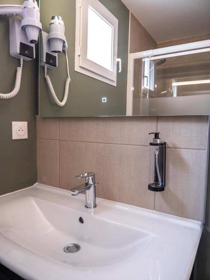 Logis Hotels Le Saint Pierre Moncoutant Esterno foto