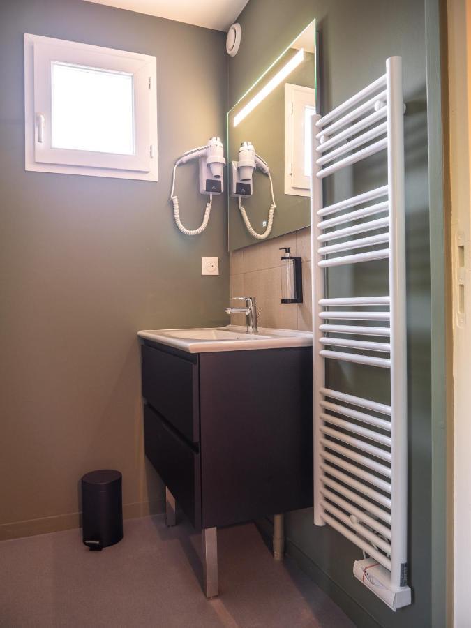 Logis Hotels Le Saint Pierre Moncoutant Esterno foto