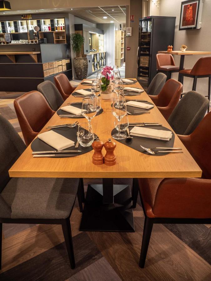 Logis Hotels Le Saint Pierre Moncoutant Esterno foto