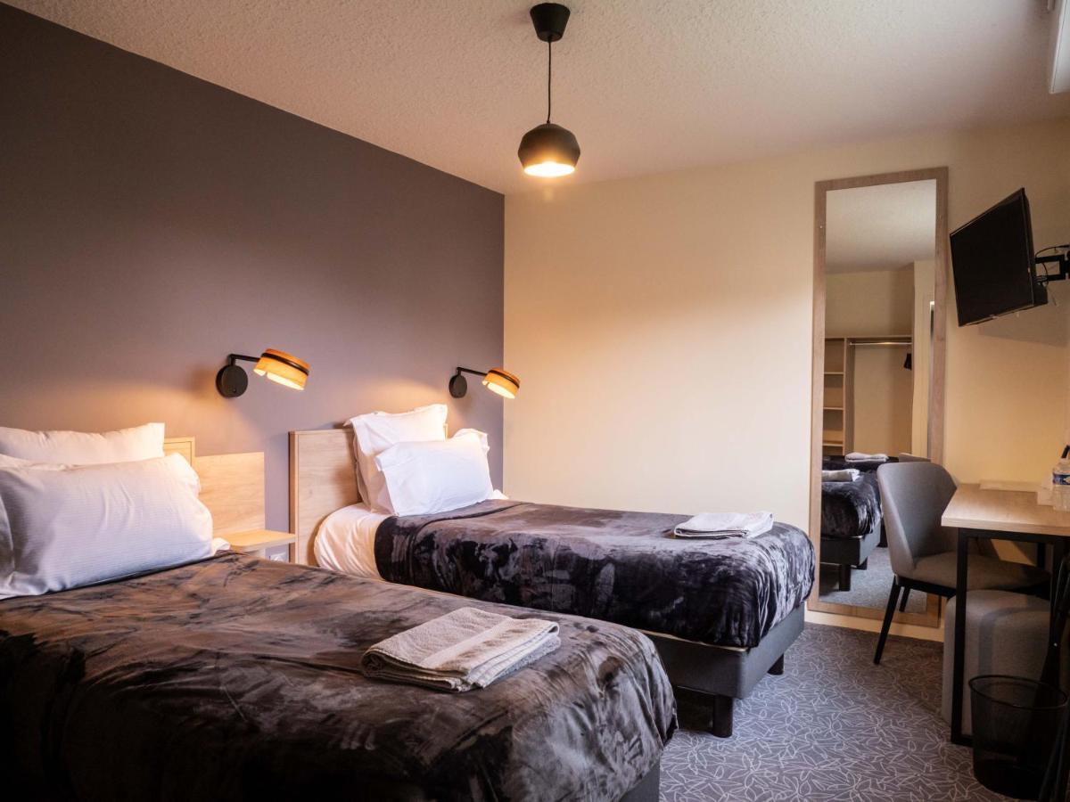Logis Hotels Le Saint Pierre Moncoutant Esterno foto